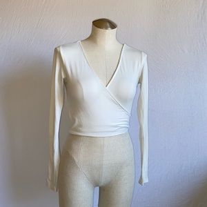 cream cropped wrap top✨